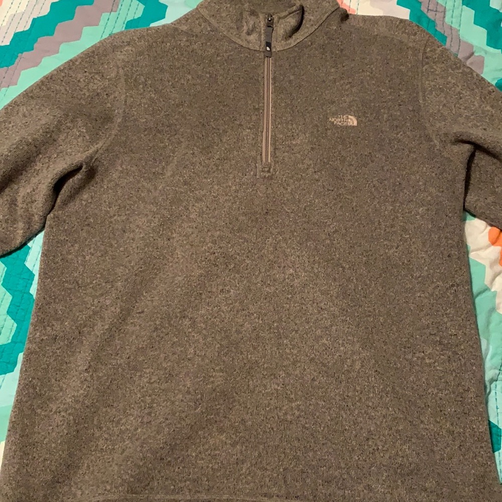 Men’s North Face pullover size XL